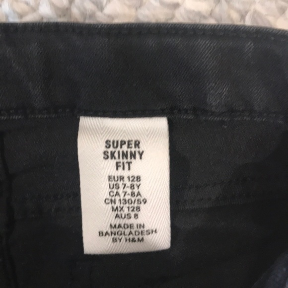 2/25 deal H&M supper skinny fit blk soft jeans - Picture 2 of 3